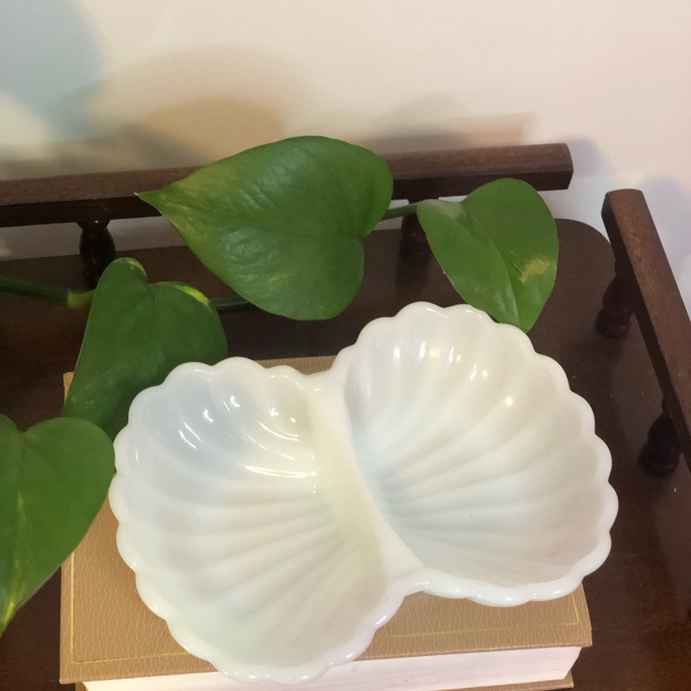 Avon Iridescent Milk Glass Decorative Piece